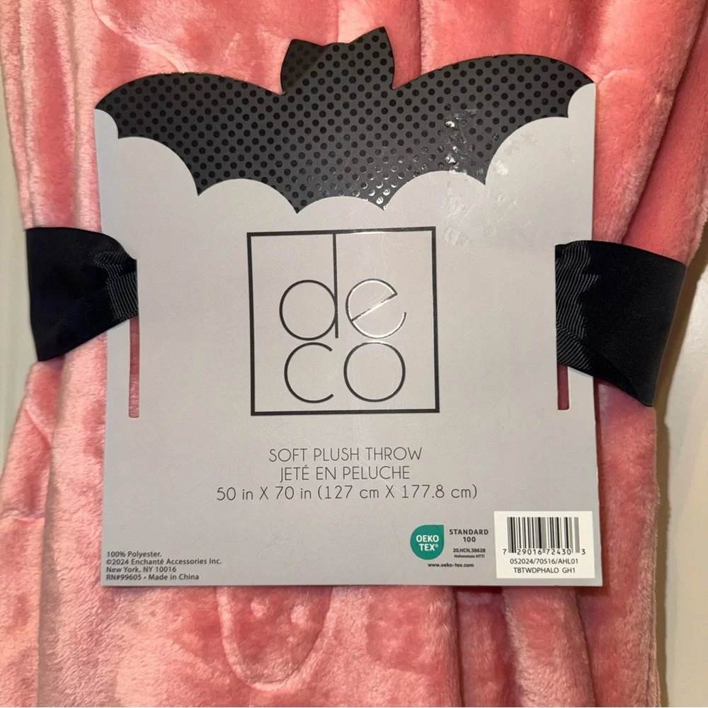 HALLOWEEN Pink Ghost EMBOSSED Print Blanket NWT 50x70